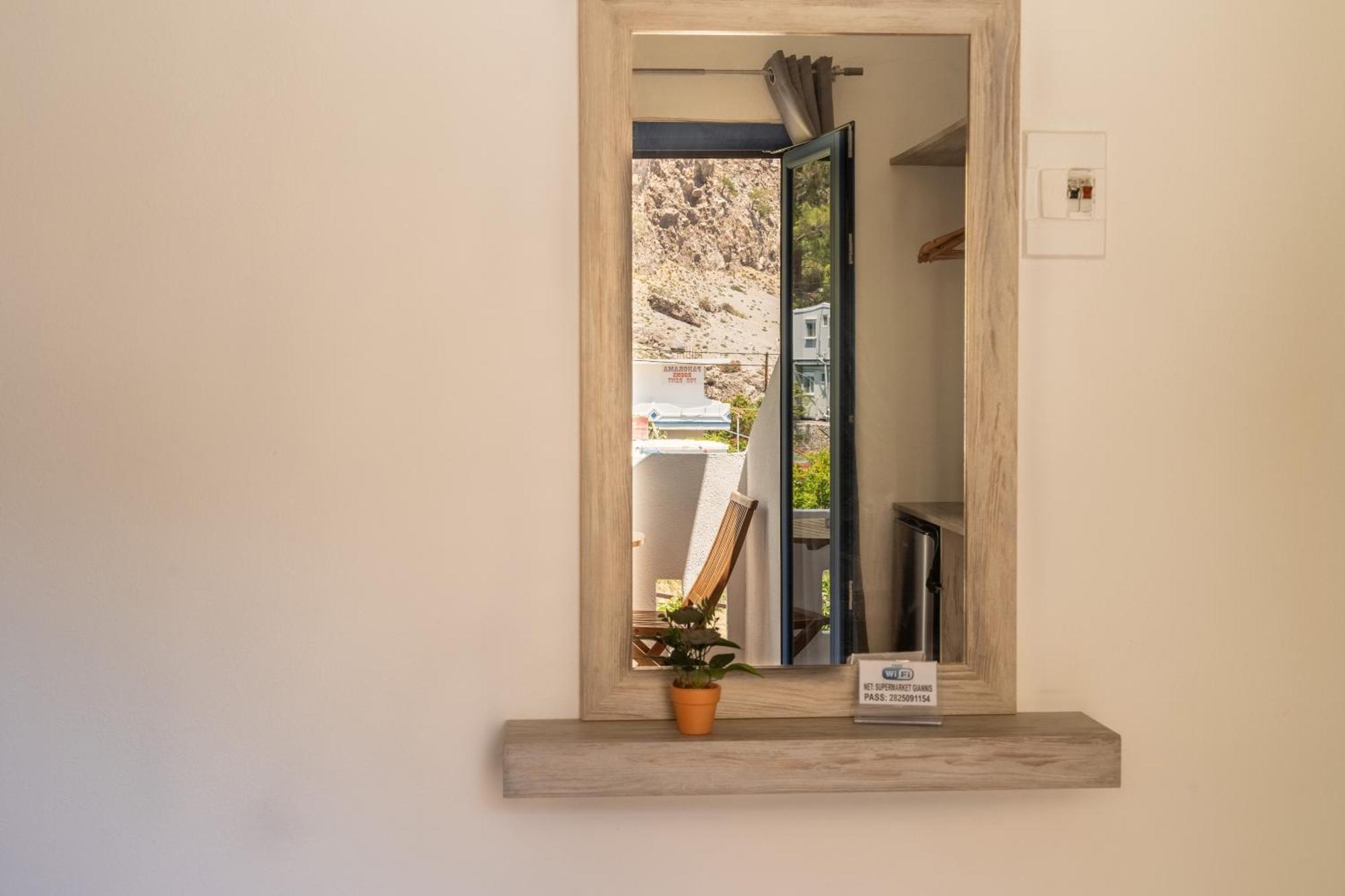 Giannis Rooms Agia Roumeli Exterior foto